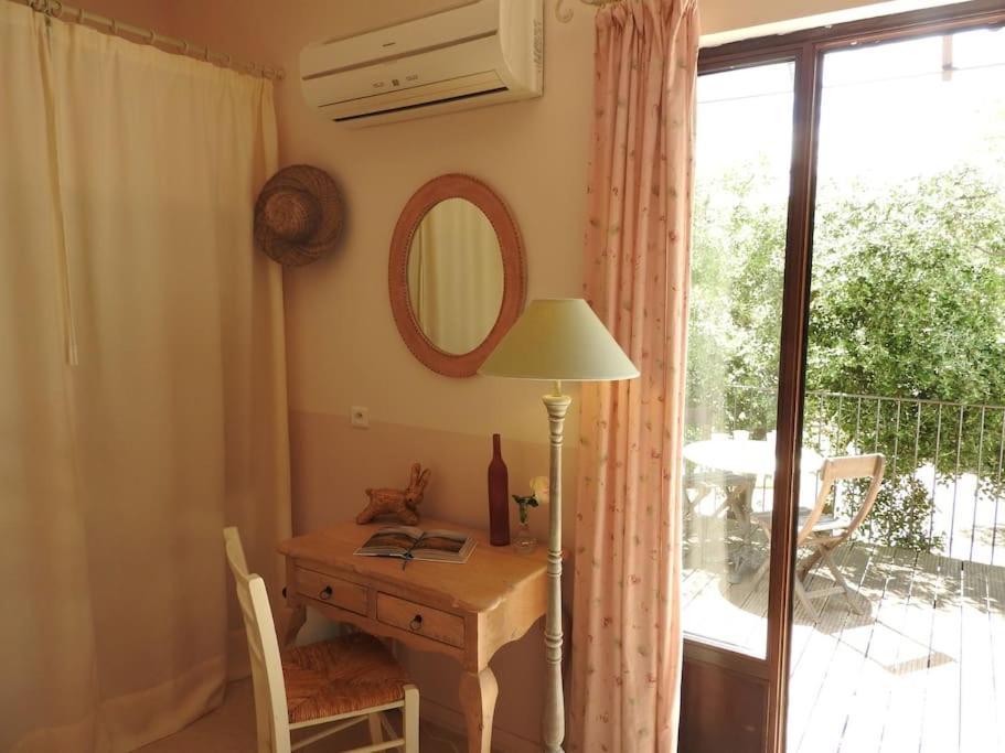 Le Mas De L'Escaillon Saint-Saturnin-d'Apt Kültér fotó